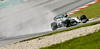 El alemán Nico Rosberg, también de Mercedes, se conformó con la tercera posición pues no pudo hacer su mejor vuelta con estas condiciones al parar el reloj en 1:50.299.