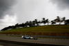 El británico Lewis Hamilton, de Mercedes, logró la "pole position" en Malasia, en un evento deportivo marcado por la fuerte lluvia.