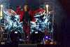 Santana salió por fin al escenario para deleitar a 15,127 fans.