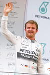 Hamilton, molesto con la gente de Mercedes, no mostró la mejor de las caras al culminar segundo del certamen automovilístico.