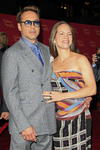 El actor estadounidense Robert Downey Jr. llegó acompañado de su esposa Susan Downey.