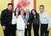 BODAS DE ORO.  Julio Pérez y Christa Luethje acompañados de sus hijos Christa, Julio, Alberto y Ana, en el festejo que se organizó con motivo de su aniversario de bodas número 50.