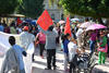 La manifestación se dio durante las marchas que se desarrollaron en Torreón, como parte de la conmemoración del Día del Trabajo,