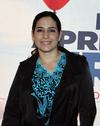 La actriz Arlette Pacheco saludó a la prensa a su llegada.
