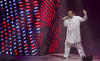 Bosé ofreció sus éxitos en un escenario que contaba con la mejor tecnología, para darle al público una experiencia distinta a lo que ya habían vivido con el cantante.