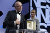 La cinta de Jacques Audiard, Dheepan, que tiene como tema la inmigración de unos ciudadanos de Sri Lanka a Francia, ganó la Palma de Oro a la mejor película del Festival de Cannes.