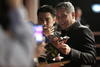 El actor estadounidense George Clooney saludó a sus fans y medios presentes.