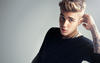 El cantante canadiense Justin Bieber tiene 21 años y una fortuna estimada en 80 millones de dólares.