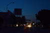 Varios son los tramos de la avenida Mariano López Ortiz o calle 12 que se encuentran en completa oscuridad.