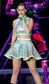La cantante estadounidense Katy Perry queda en el tercer sitio con 135 millones.