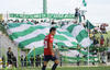 Algunos aficionados santistas hicieron el viaje para apoyar al campeón del futbol mexicano.