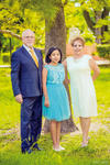 12072015 EN FAMILIA.  José Santacruz y Laura de Santacruz con su hija Kate.