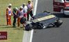 Así terminó el monoplaza de 'Checho', que fue sacado de la pista con una grúa.