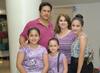 26072015 EN FAMILIA.  Natalia, Macarena, Rosario, Ana y Mario.