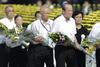 Familiares de las víctimas de la bomba atómica realizaron una ofrenda floral durante una de las ceremonias de conmemoración.