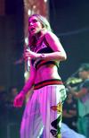 “Gracias por acompañarme durante más de 15 años, les agradezco mucho a mis fans que me han ayudado a levantarme en mis caídas, que siempre están en las buenas y en las malas; hemos crecido juntos por muchos años y los que nos faltan”, expresó Belinda.