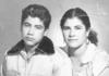 09082015 Prof. Antonio Villa y sumamá, Guadalupe de la Cruz, en noviembre de 1957.