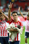 Al final le regalaron la red de la portería donde anotó el gol histórico.
