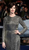 Anne Hathaway ganó 12 millones de dólares en el último año, por lo que se ubica en el noveno lugar.