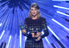 Swift fue la gran ganadora de esta edición de los VMAs al llevarse los premios al mejor Video Femenino y Video Pop por Blank Space, además del de Video del Año por Bad Blood.