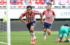 Finalmente Omar Bravo, que anotó dos tantos y una asistencia en la goleada de Chivas a Chiapas.