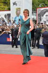 La actriz británica Emily Watson posó ante los fotógrafos en la jornada inaugural.