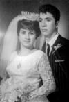 06092015 Recuerdo de la temporada de algodÃ³n, en la planta en los montones del patio. Raquel Quiroz, Hortencia de la Rosa y Tita Rivera, el primero de octubre de 1960.