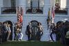 Obama y su esposa, Michelle, realizaron una breve ceremonia conmemorativa en los jardines de la Casa Blanca.