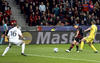 'Chicharito' definió de manera perfecta entre las piernas del arquero.