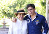 Elena Moreno de Webb con su nieto Jorge