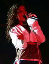 "Nunca los olvidaré. Volveré pronto", prometió Rihanna a modo de despedida mientras fuegos artificiales iluminaban al público.
