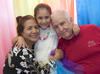 Con sus abuelos, Lorena Álvarez y Ricardo Félix