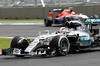 Rosberg lideró la segunda práctica, 'Checo' quedó 15, y Hamilton tuvo problemas con la pista pero logró récord de velocidad de 363.3 km/h.
