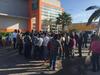Por espacio de una hora, alrededor de 50 ciudadanos bloquearon la calzada Ávila Camacho frente a Recaudación de Rentas.