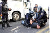 Tras los enfrentamientos, 12 normalistas fueron detenidos.