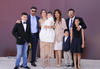 Iker con sus papás, Juan Carlos y Sandra, sus padrinos, Rubén y Jaqueline, y los niños Diego, Regina y Juan