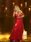 Otra de las actuaciones musicales de la noche fue la de Carrie Underwood.