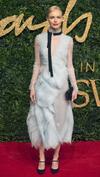 Kate Bosworth lució uno de los vestidos más llamativos de toda la gala.