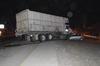 El conductor de un camión de carga se pasó un alto y ocasionó un fuerte accidente en el cruce del nuevo Periférico y la carretera a Santa Rita en Gómez Palacio.