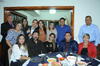 27112015 CUMPLEAñOS.  Luis Eduardo Alvarado Morales con sus familiares y amigos.
