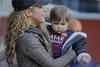 Shakira acudió al Camp Nou junto a sus pequeños para celebrar el partido 200 de su pareja, Gerard Piqué.