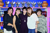 29112015 FESTEJAN.  Rocío Rodríguez con sus hermanas Paty, Katy, Rebeca y Nena.