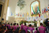 Miles de católicos laguneros se concentraron desde temprana hora en la parroquía de Nuestra Señora de Guadalupe en Torreón.