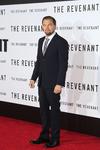 Tom Hardy posó a su llegada al estreno en Los Ángeles.