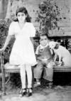 13122015 En Miguel Auza, Zac., Felipe RodrÃ­guez PeÃ±a y Amelia Aguilar Galindo, en 1950, con sus hijos: MarÃ­a del Socorro, Humberto y MarÃ­a Guillermina (actualmente, MarÃ­a Stafford, radicada en Estados Unidos).