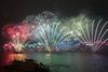 En la bahía Victoria de de Hong Kong, China, se celebró la llegada del nuevo año.
