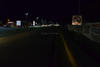 Así luce en las noches la parada de autobuses a la altura de la colonia El Roble, por la falta de alumbrado.