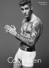 Con esta foto Bieber se defendió de la polémica por el supuesto abuso de retoque digital en su campaña de Calvin Klein.