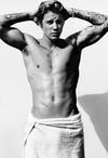 Bieber posteó una foto de sus sesión para Billboard mostrando su abdomen.