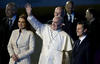 El Papa Francisco lució feliz durante su llegada a la Ciudad México.